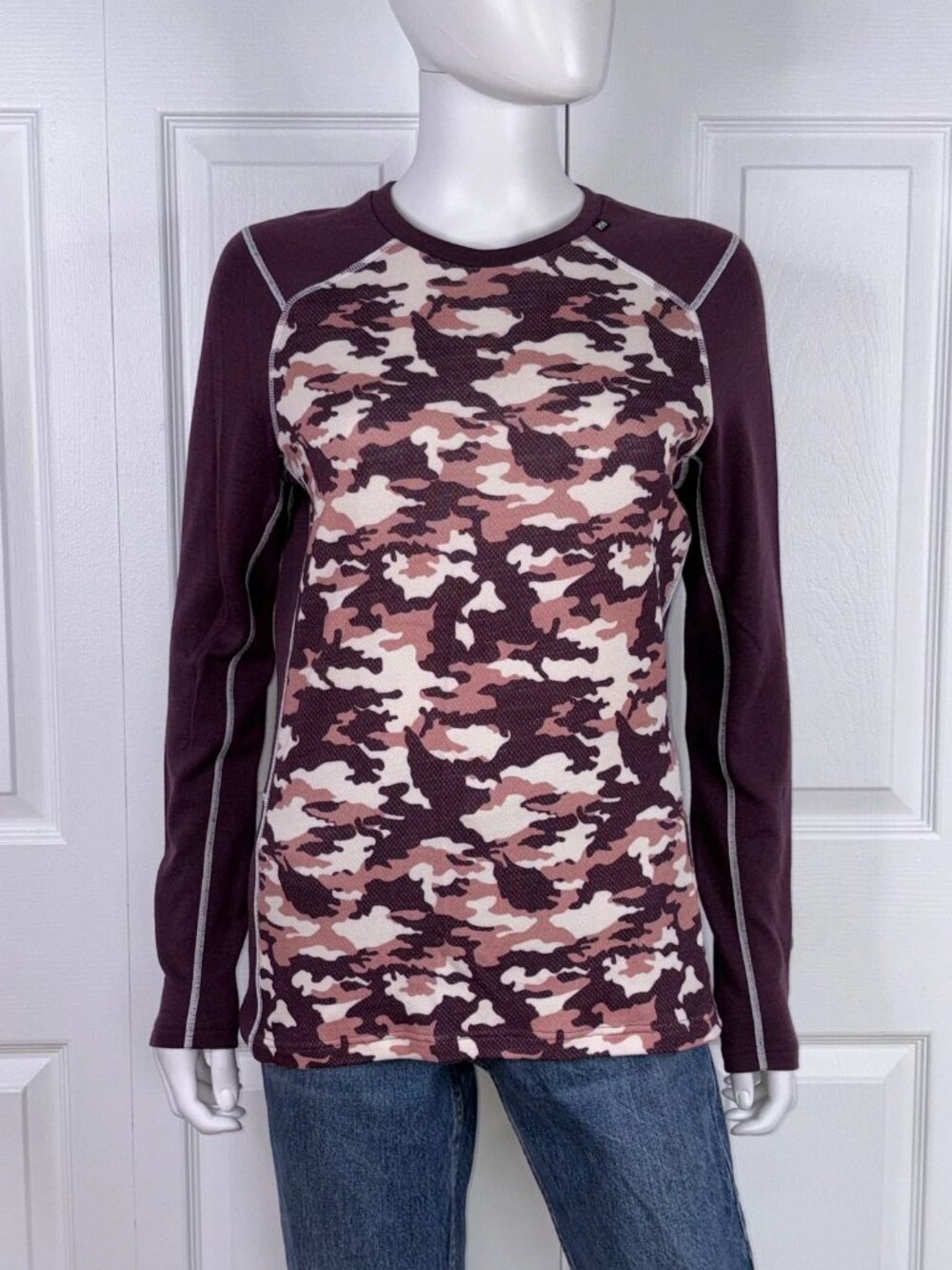 HELLY HANSEN women's camo merino and polypropylene base layer shirt size Large